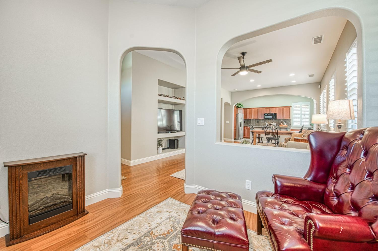 4226 Serena Ln, Clovis, CA 93619