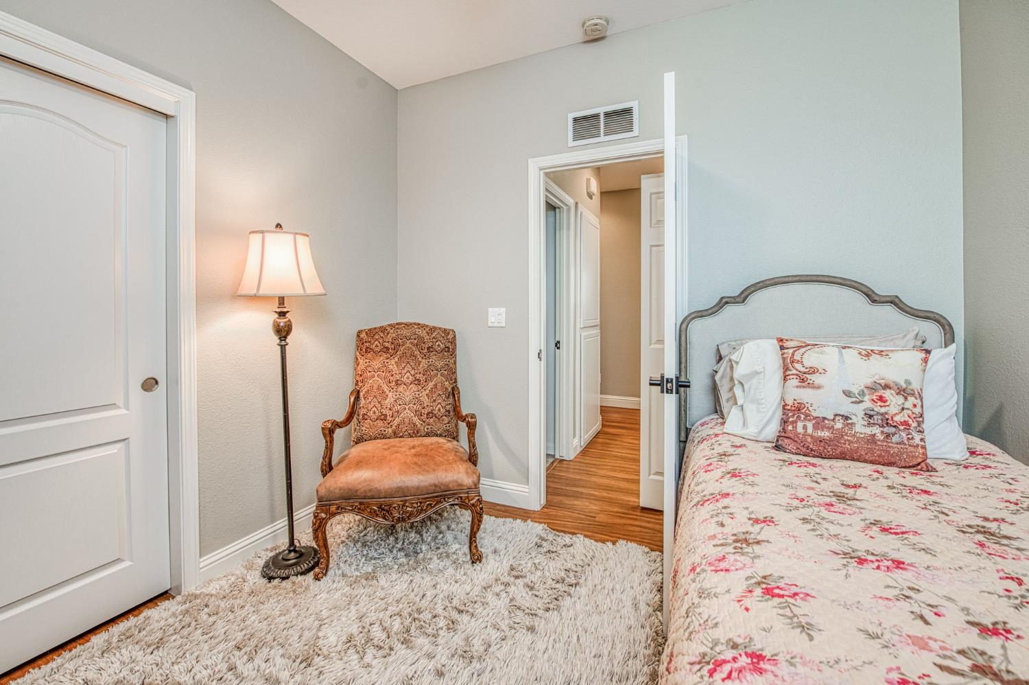 4226 Serena Ln, Clovis, CA 93619