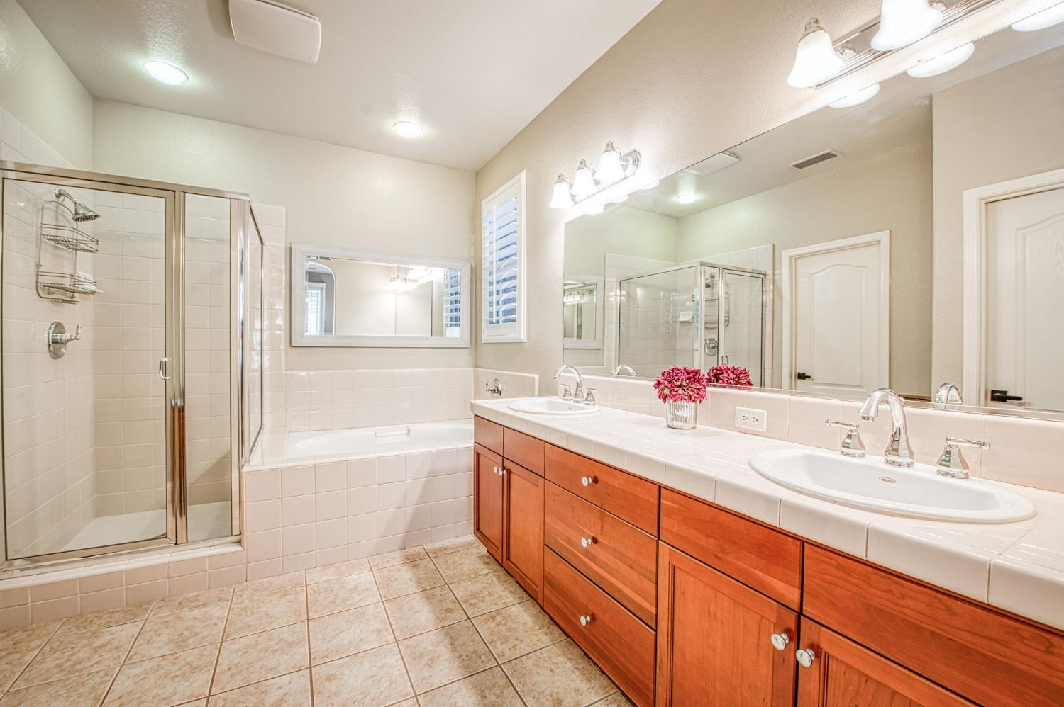 4226 Serena Ln, Clovis, CA 93619