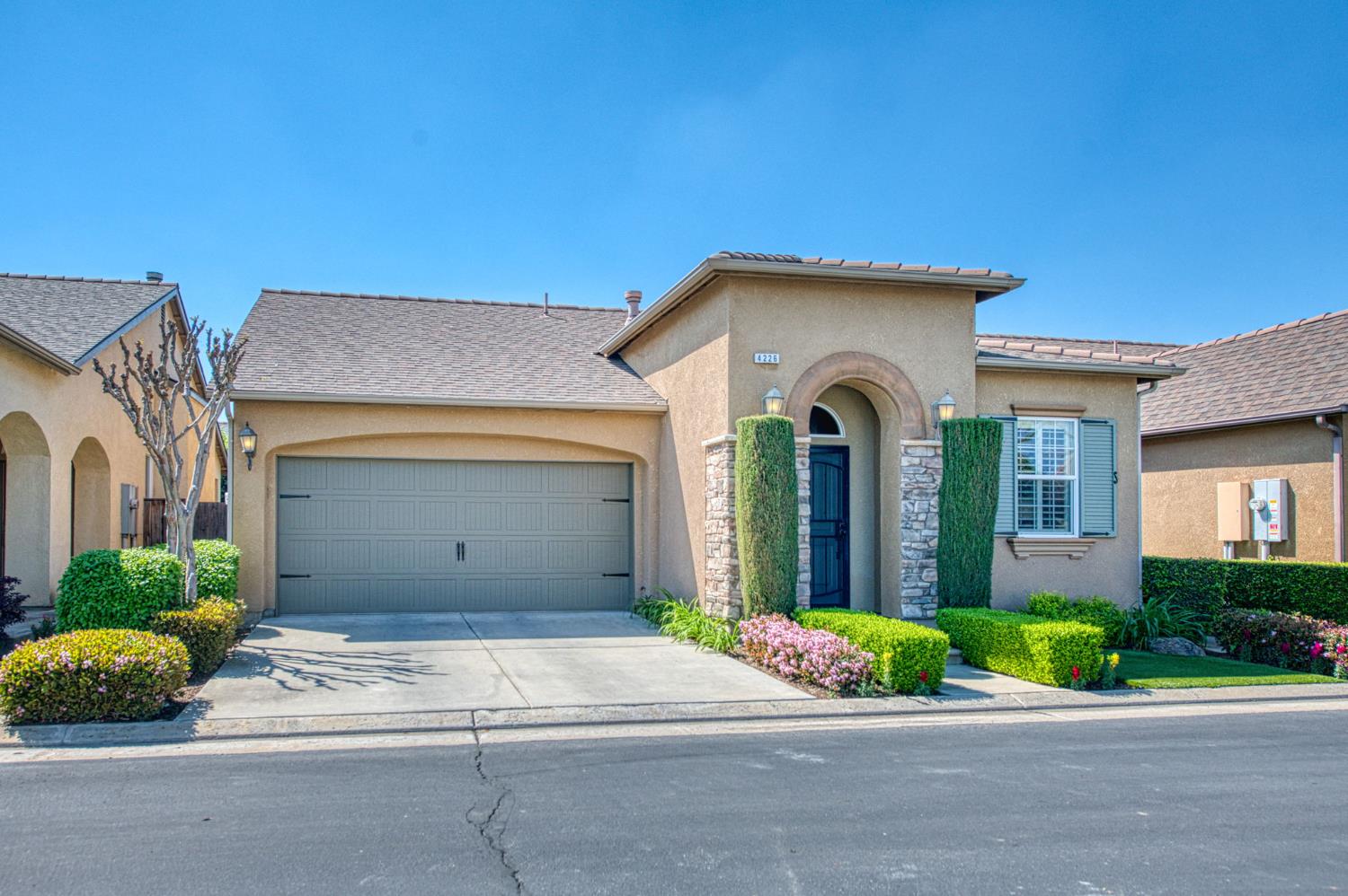 4226 Serena Ln, Clovis, CA 93619