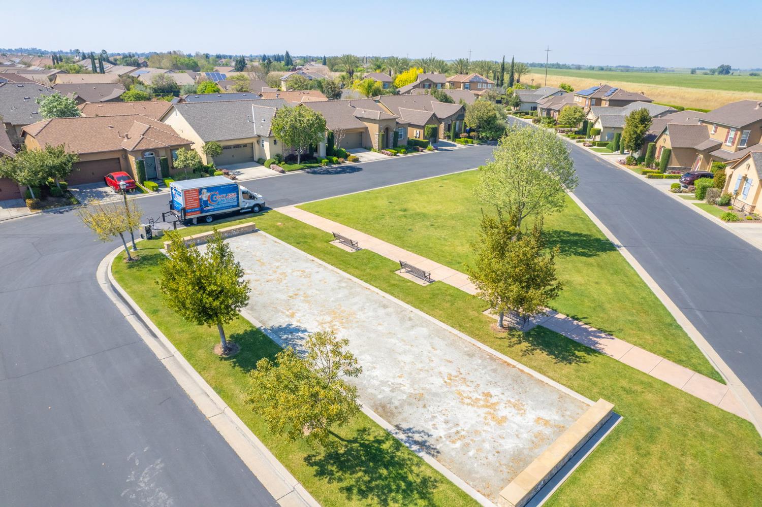 4226 Serena Ln, Clovis, CA 93619