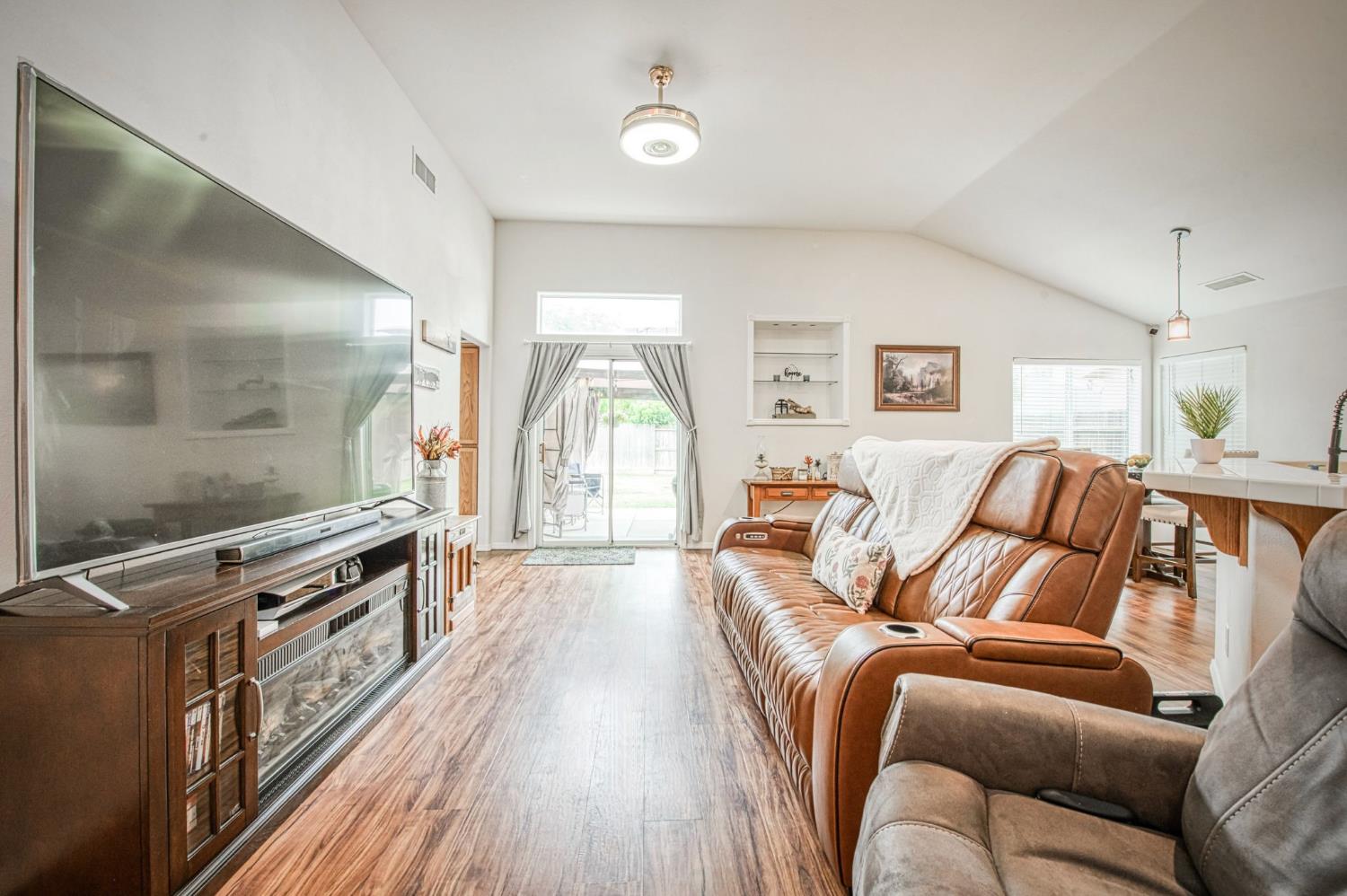 2658 Santa Ana Ave, Clovis, CA 93611