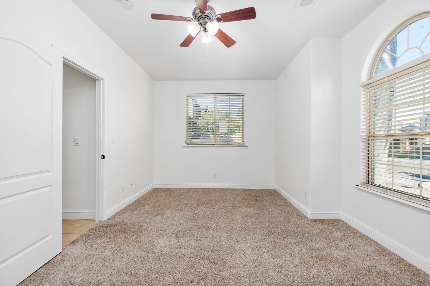 6632 W Dovewood Ln, Fresno, CA 93723