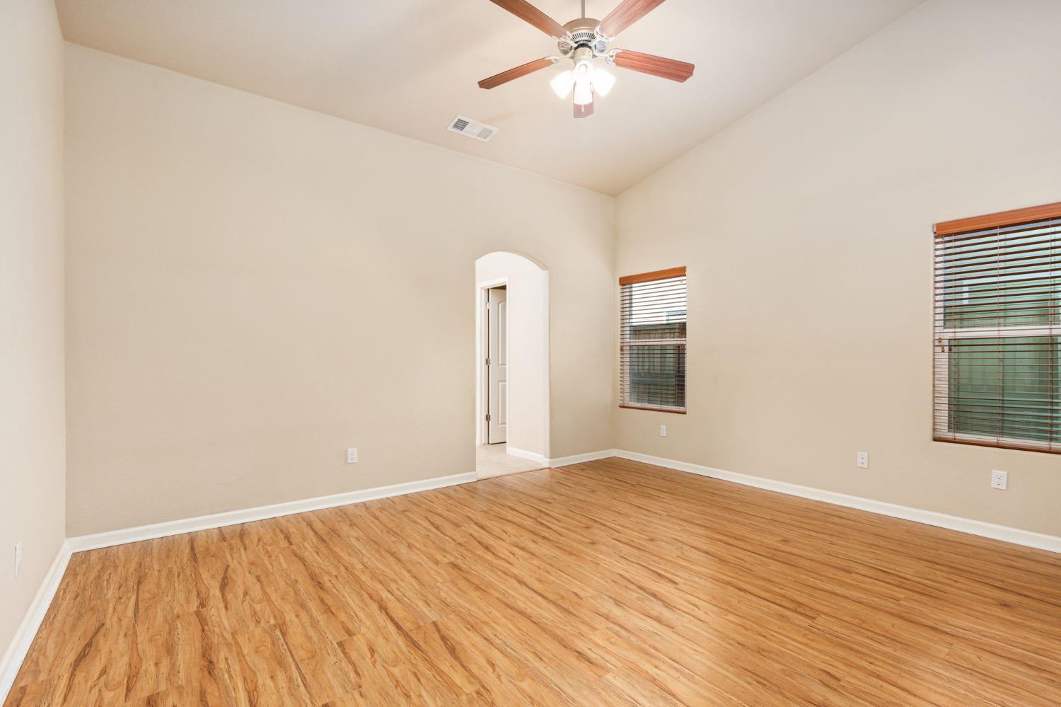 5311 N Tisha Ave, Fresno, CA 93723