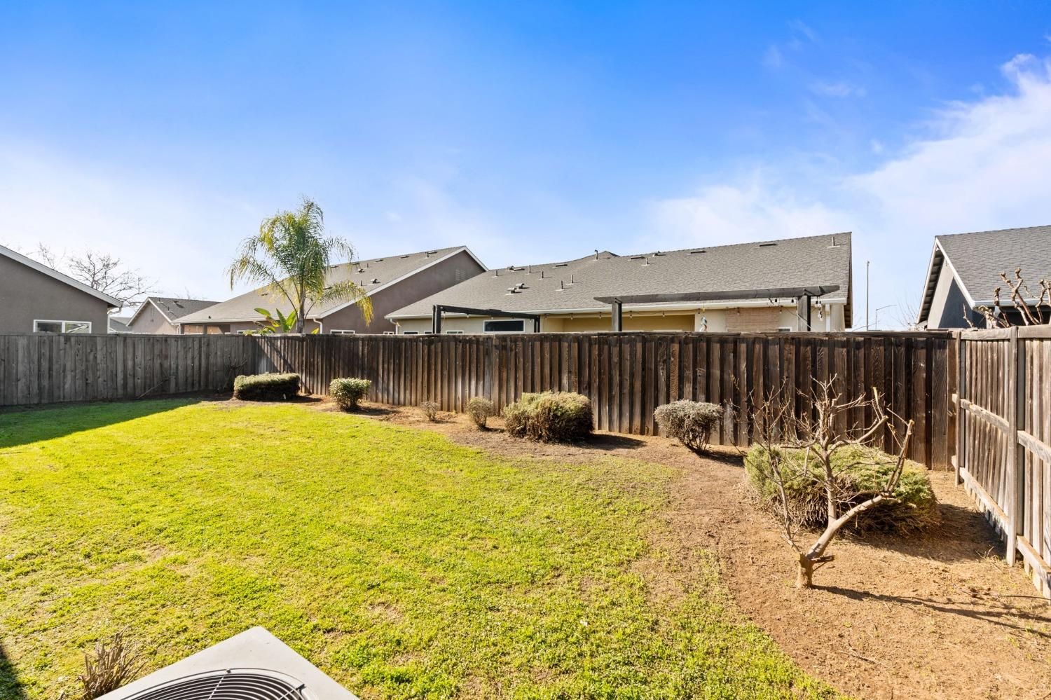 5311 N Tisha Ave, Fresno, CA 93723