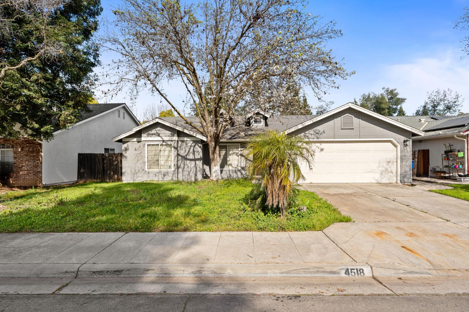 4518 W Escalon Ave, Fresno, CA 93722