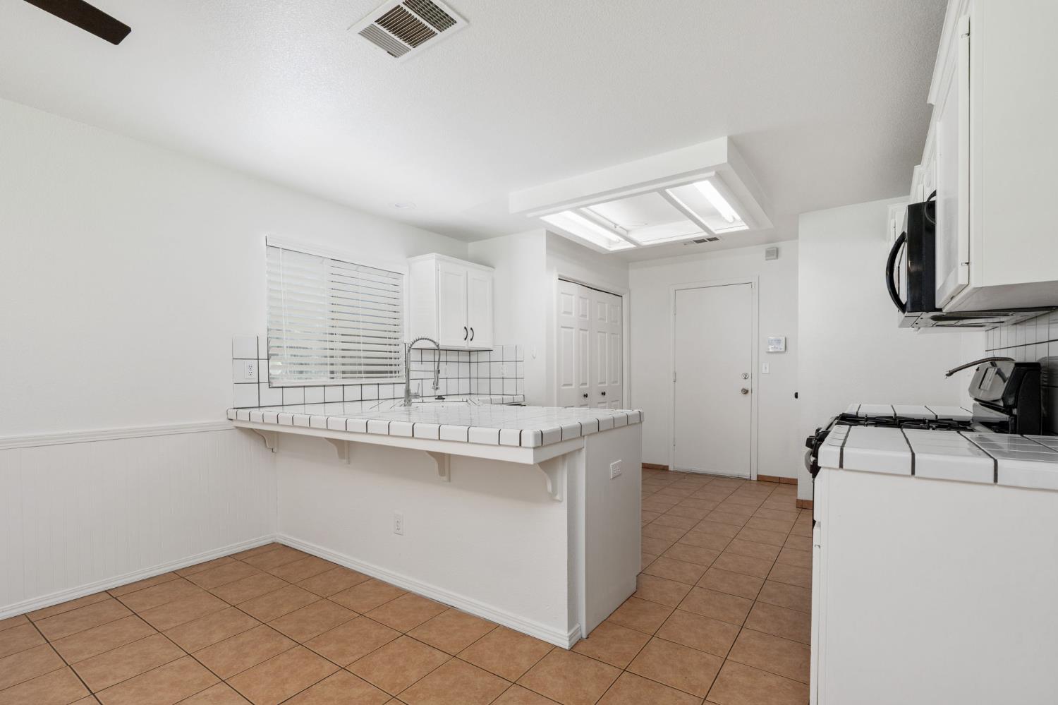 4518 W Escalon Ave, Fresno, CA 93722