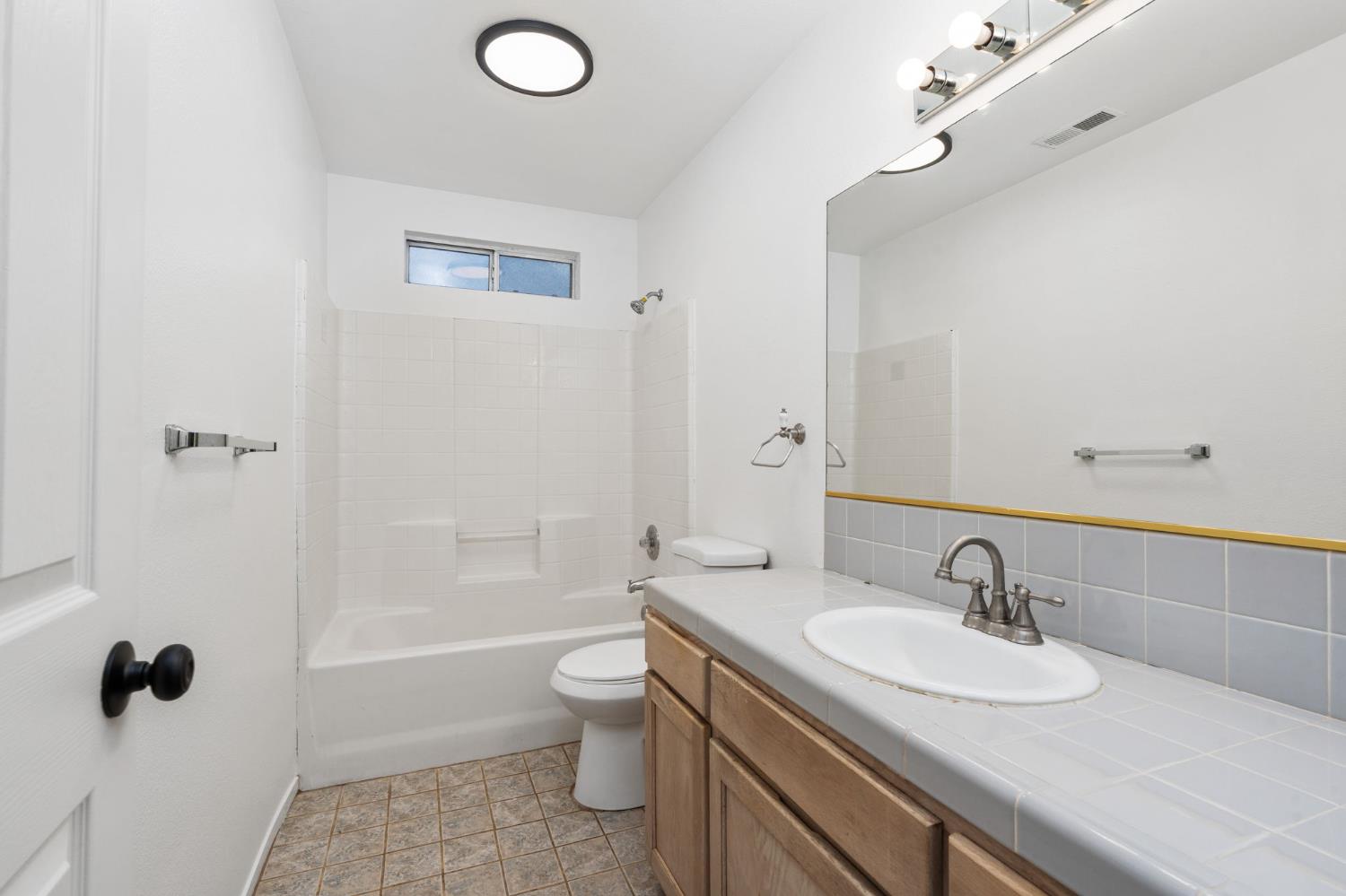 4518 W Escalon Ave, Fresno, CA 93722