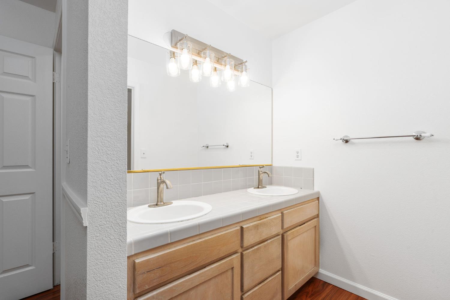 4518 W Escalon Ave, Fresno, CA 93722