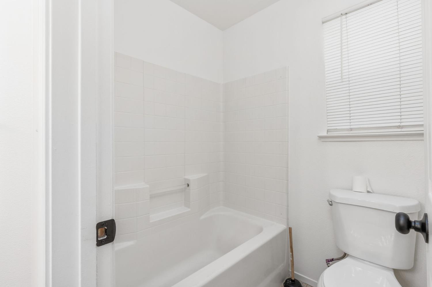 4518 W Escalon Ave, Fresno, CA 93722