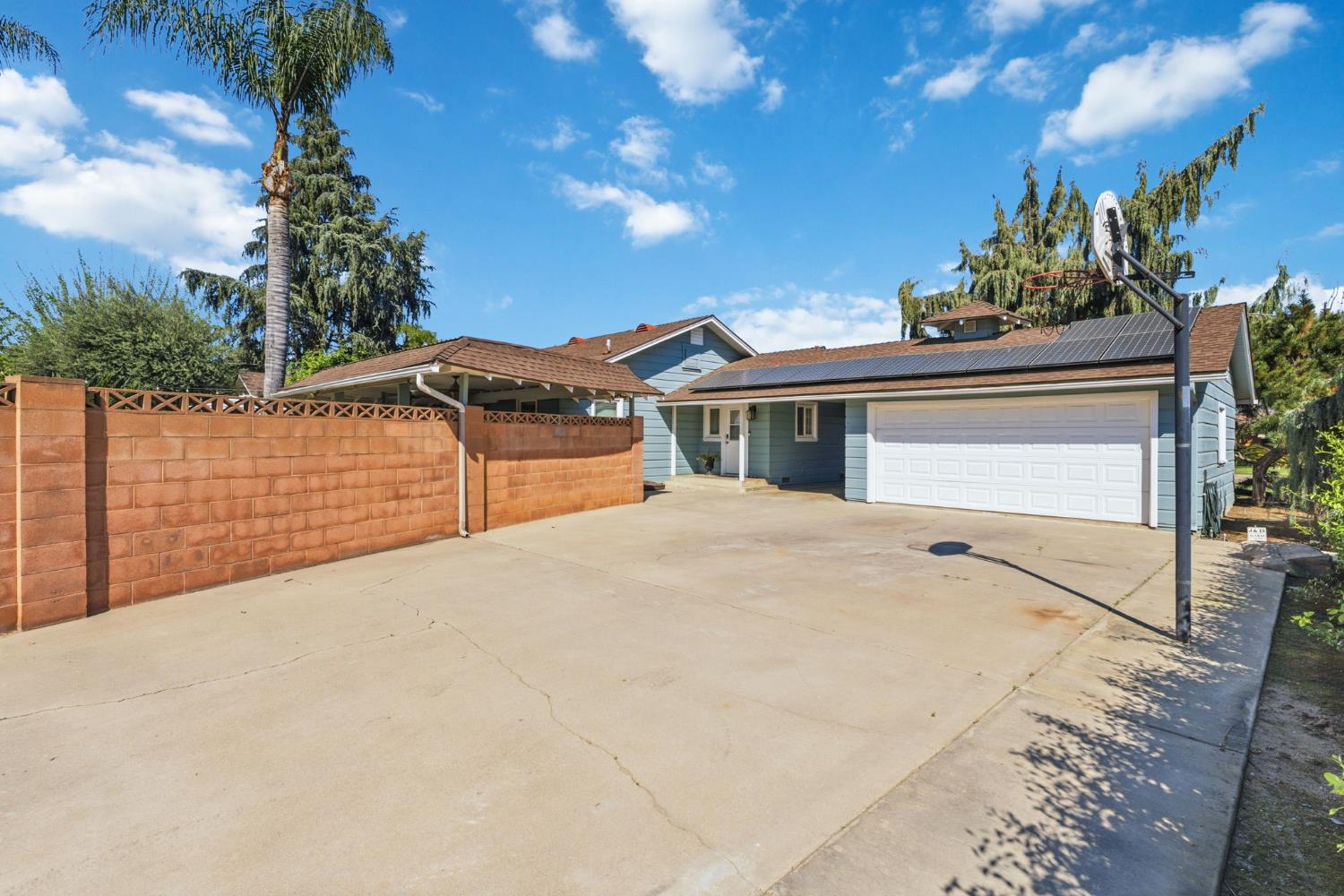 1423 20Th Ave, Kingsburg, CA 93631