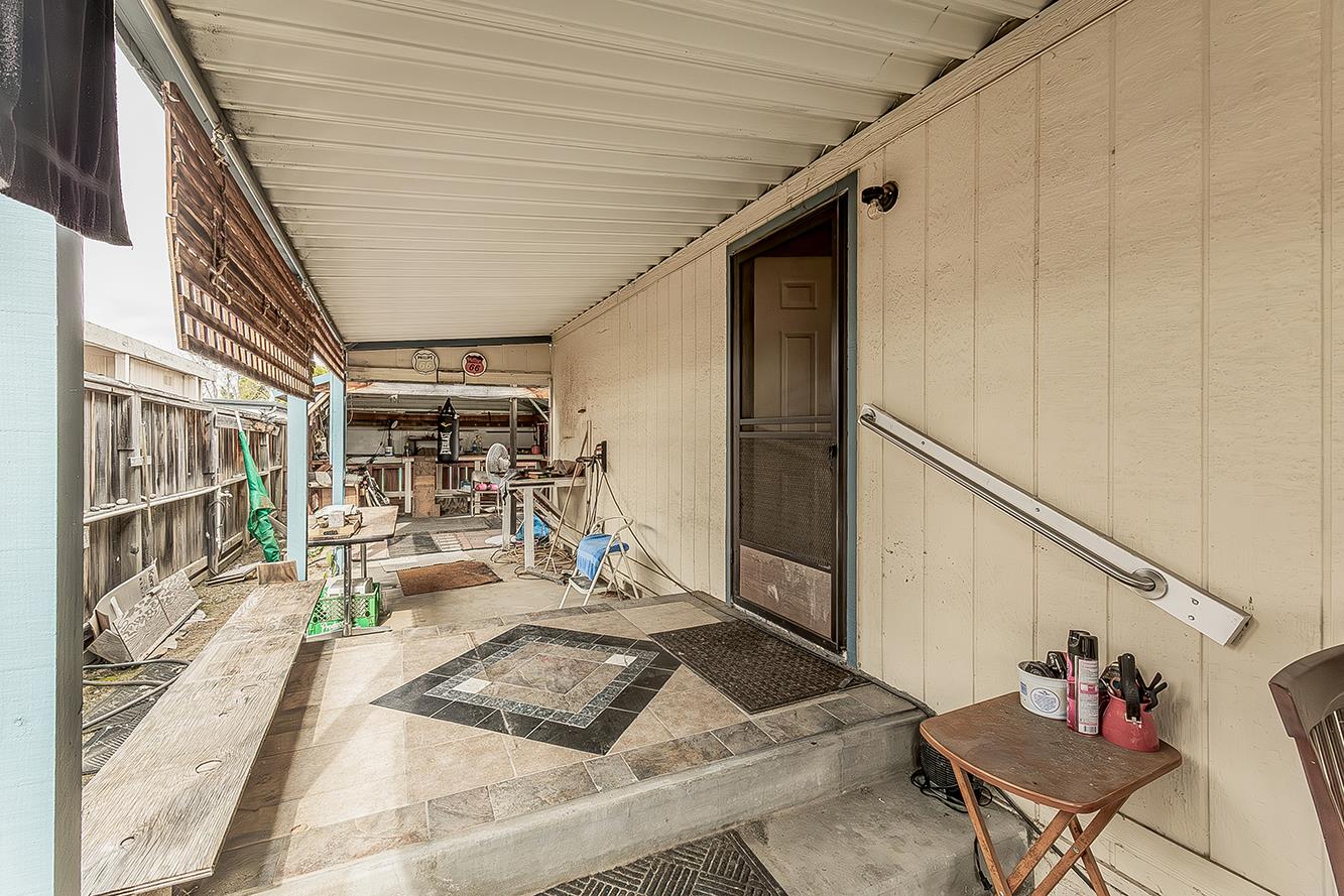 17423 Bluewater Bay Ln, Friant, CA 93626