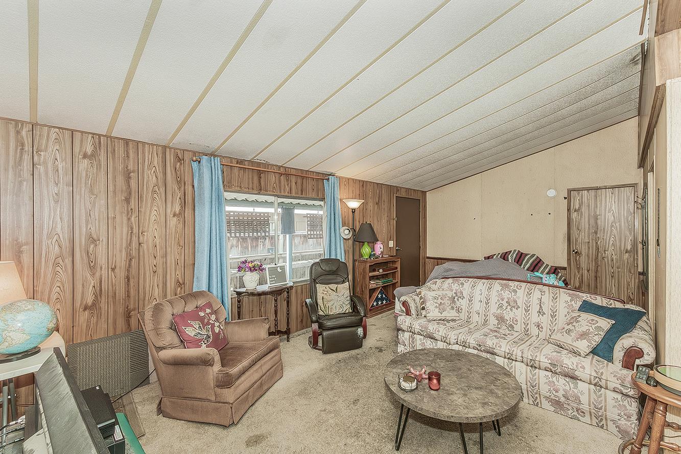 17423 Bluewater Bay Ln, Friant, CA 93626