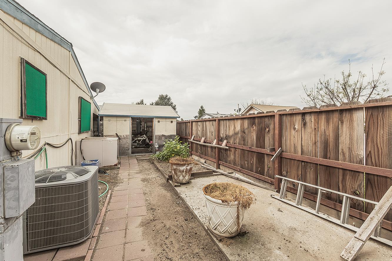 17423 Bluewater Bay Ln, Friant, CA 93626