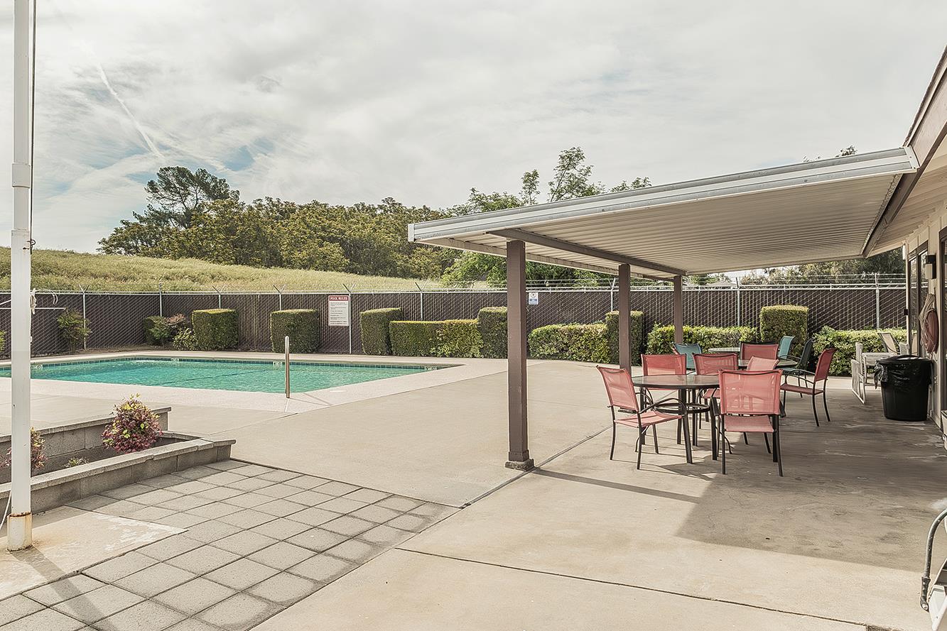 17423 Bluewater Bay Ln, Friant, CA 93626