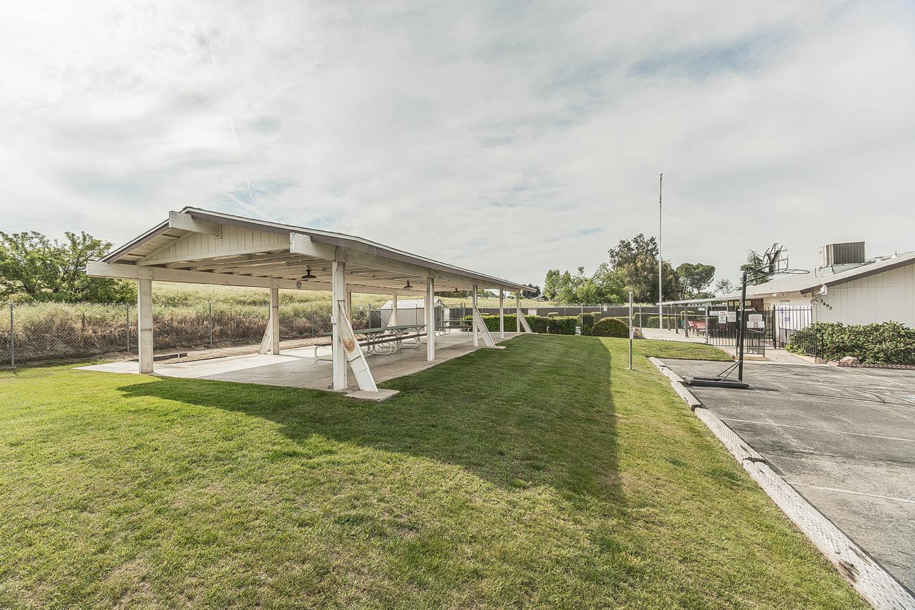 17423 Bluewater Bay Ln, Friant, CA 93626