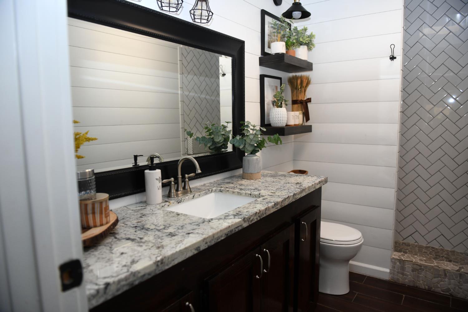 2411 Driftwood, Madera, CA 93637