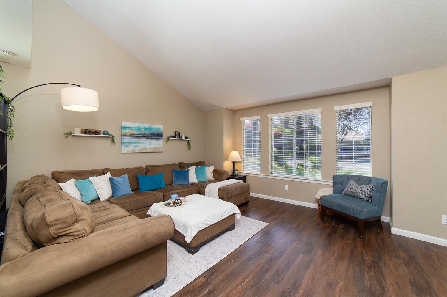 5438 W Sample Ave, Fresno, CA 93722