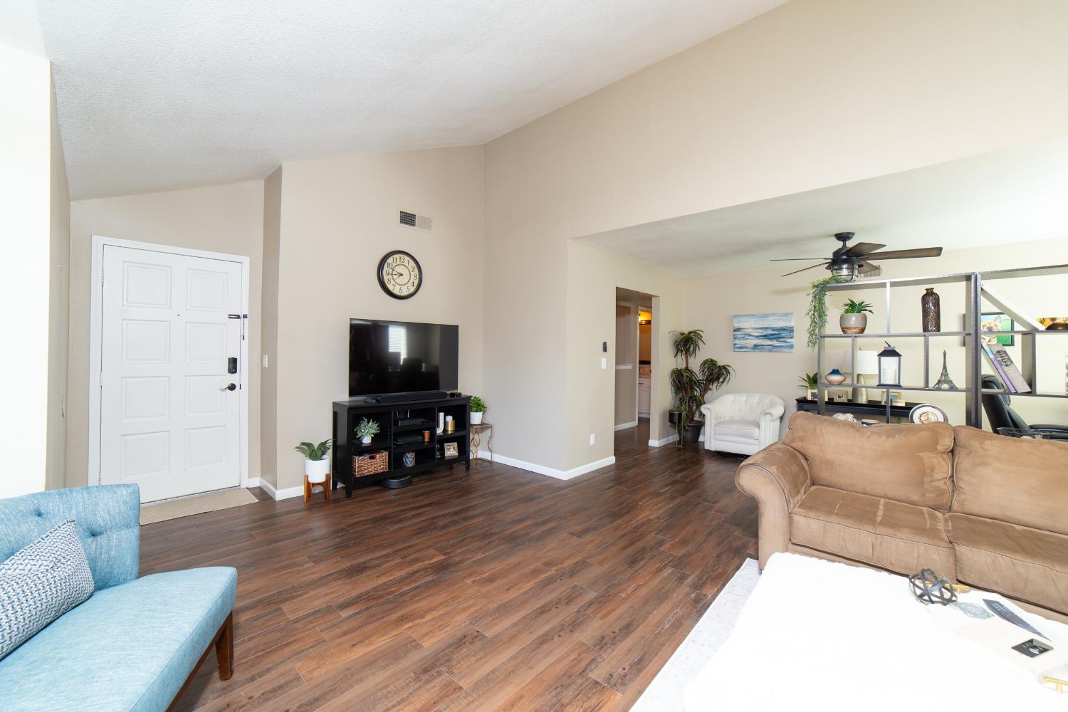 5438 W Sample Ave, Fresno, CA 93722