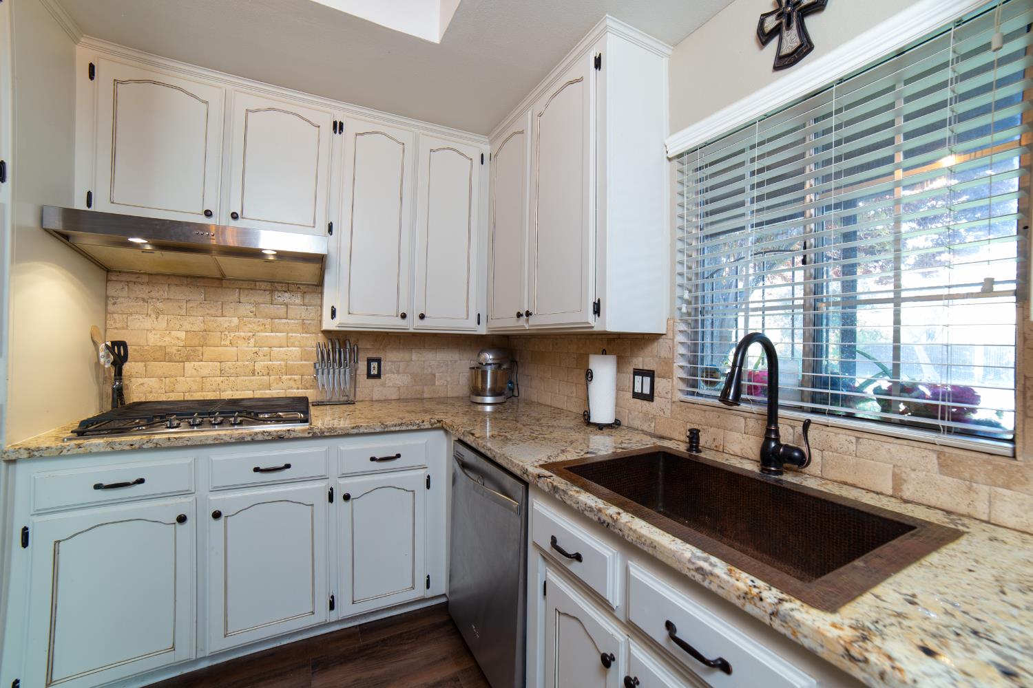 5438 W Sample Ave, Fresno, CA 93722