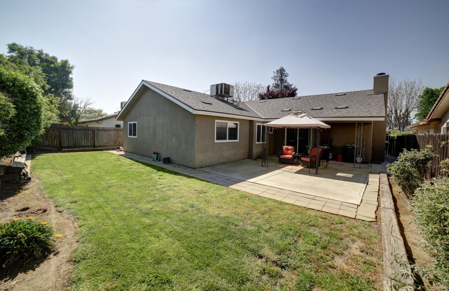 5438 W Sample Ave, Fresno, CA 93722
