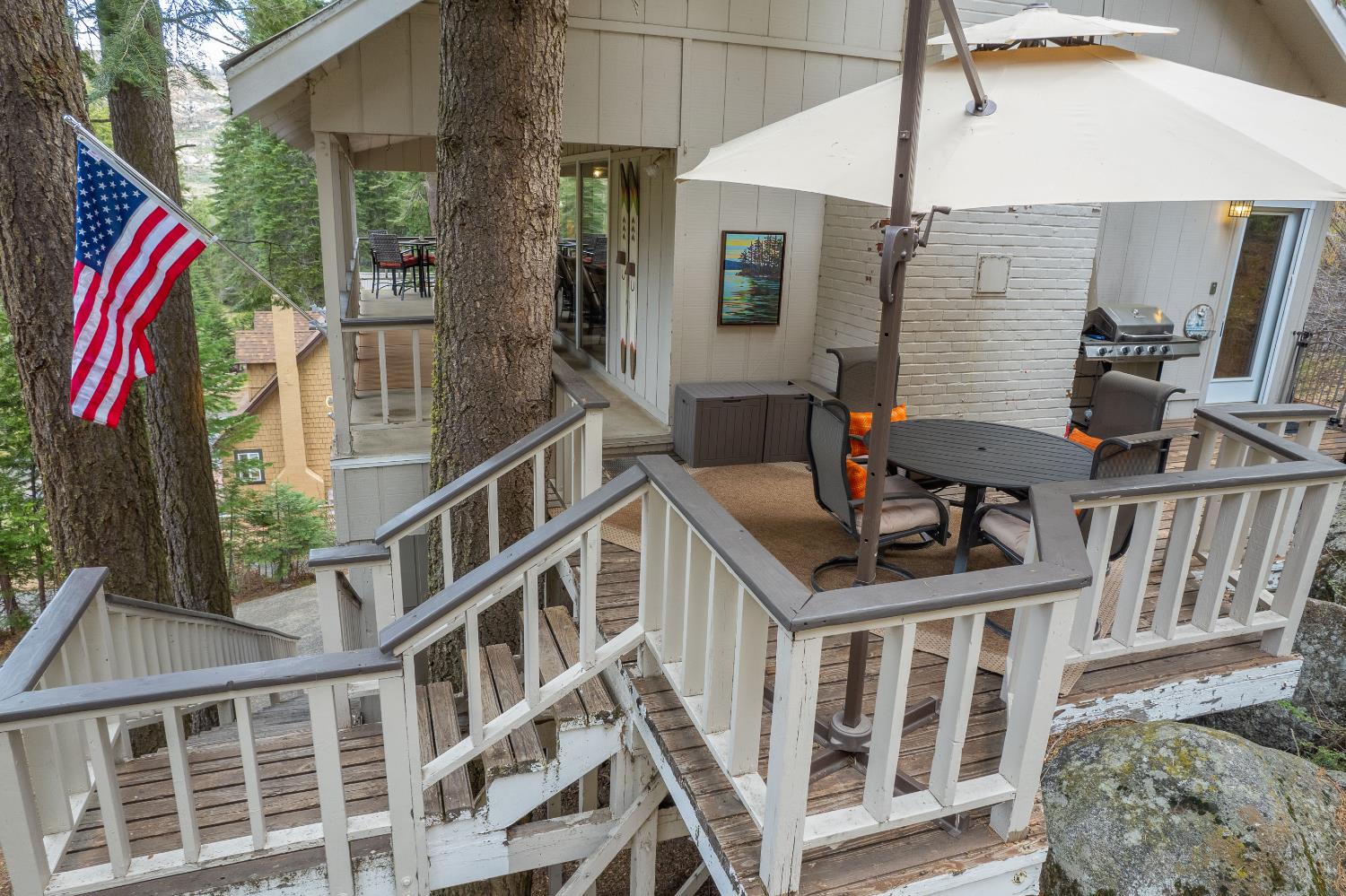 44261 Shaver Lake Rd, Shaver Lake, CA 93664