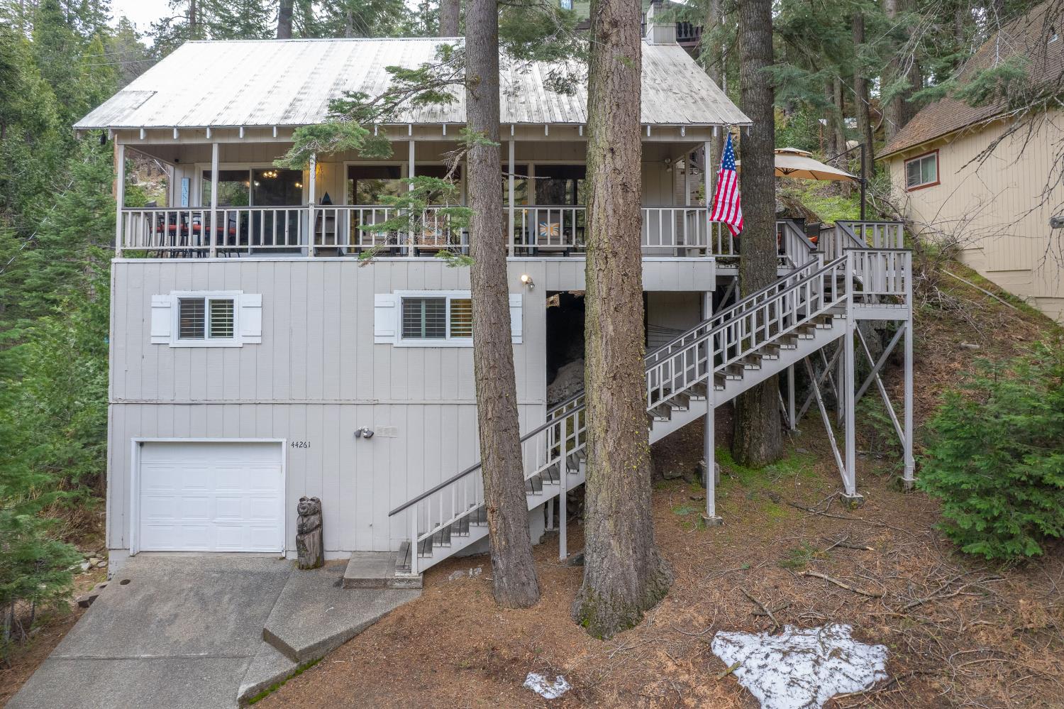 44261 Shaver Lake Rd, Shaver Lake, CA 93664