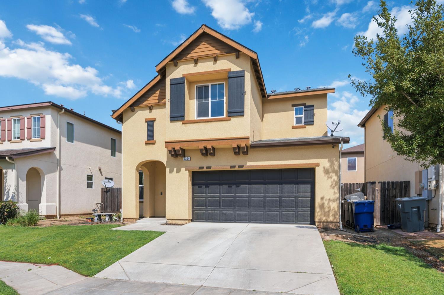 7374 E Giavanna Ave, Fresno, CA 93737
