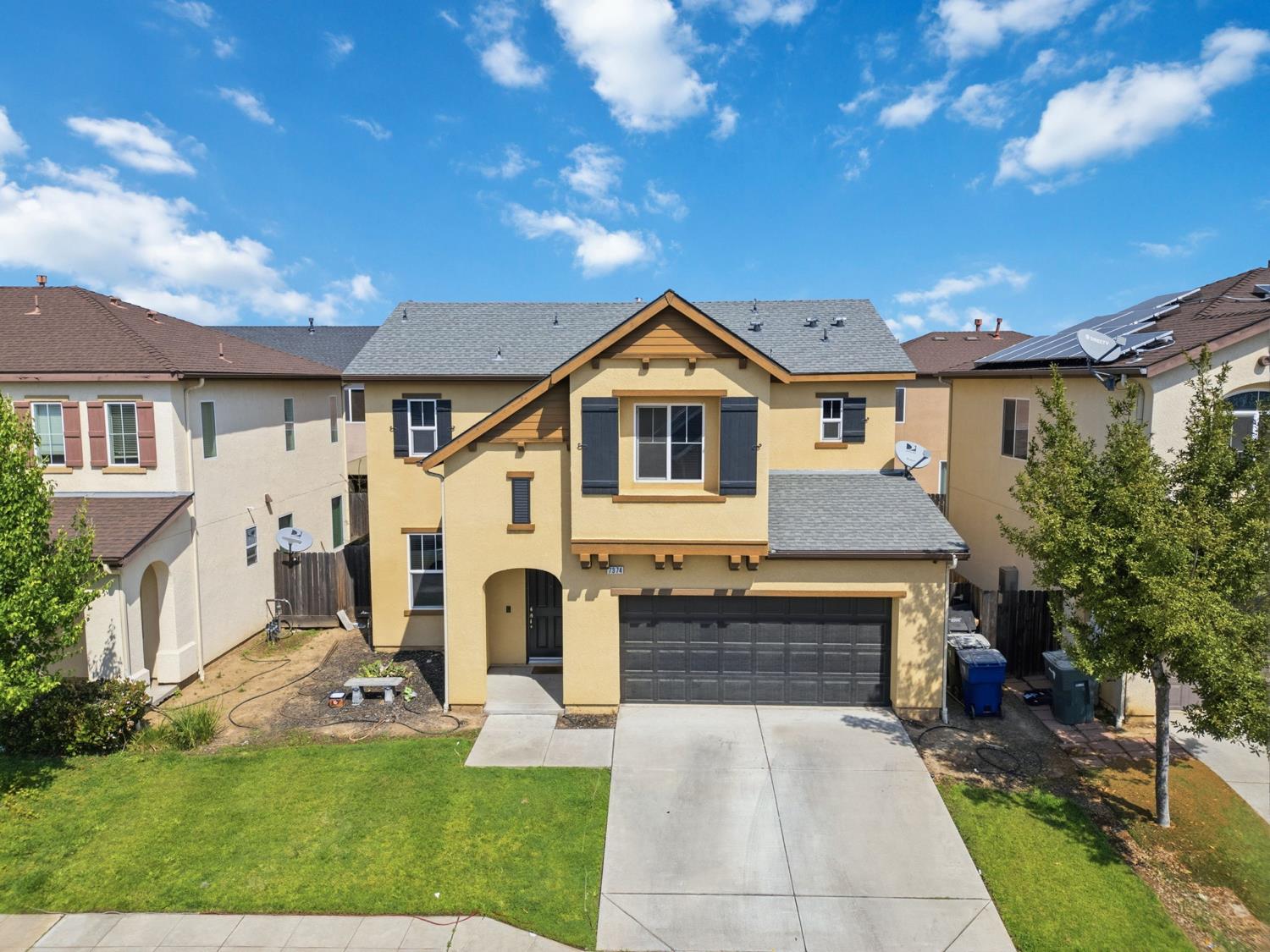 7374 E Giavanna Ave, Fresno, CA 93737