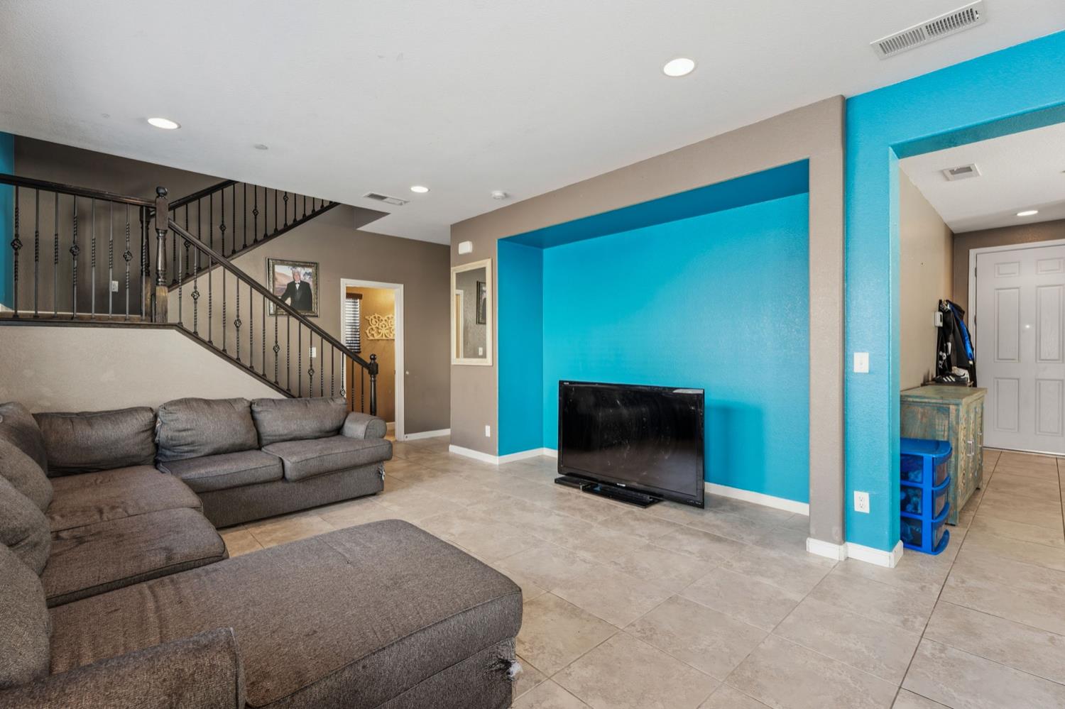 7374 E Giavanna Ave, Fresno, CA 93737