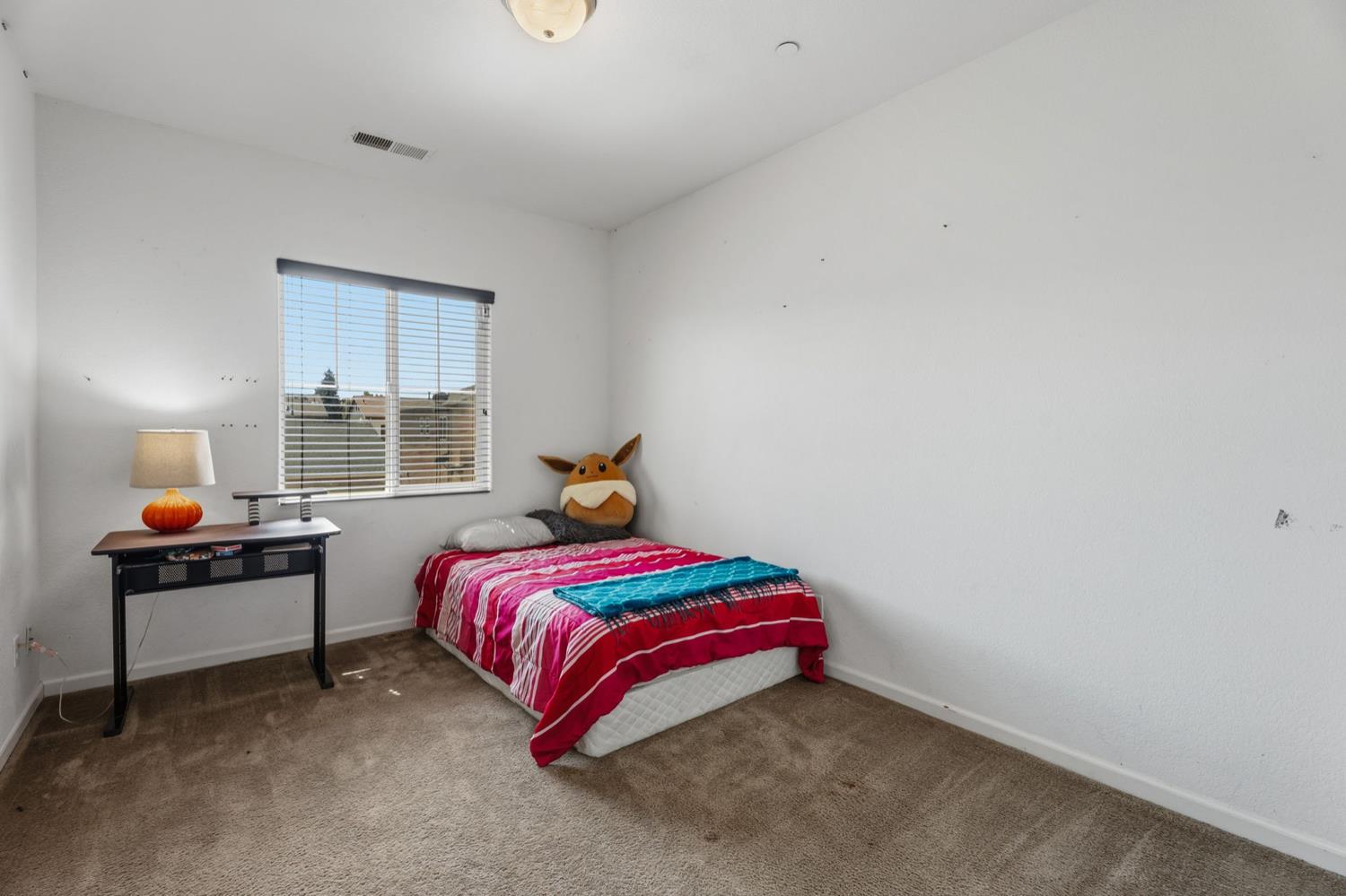 7374 E Giavanna Ave, Fresno, CA 93737