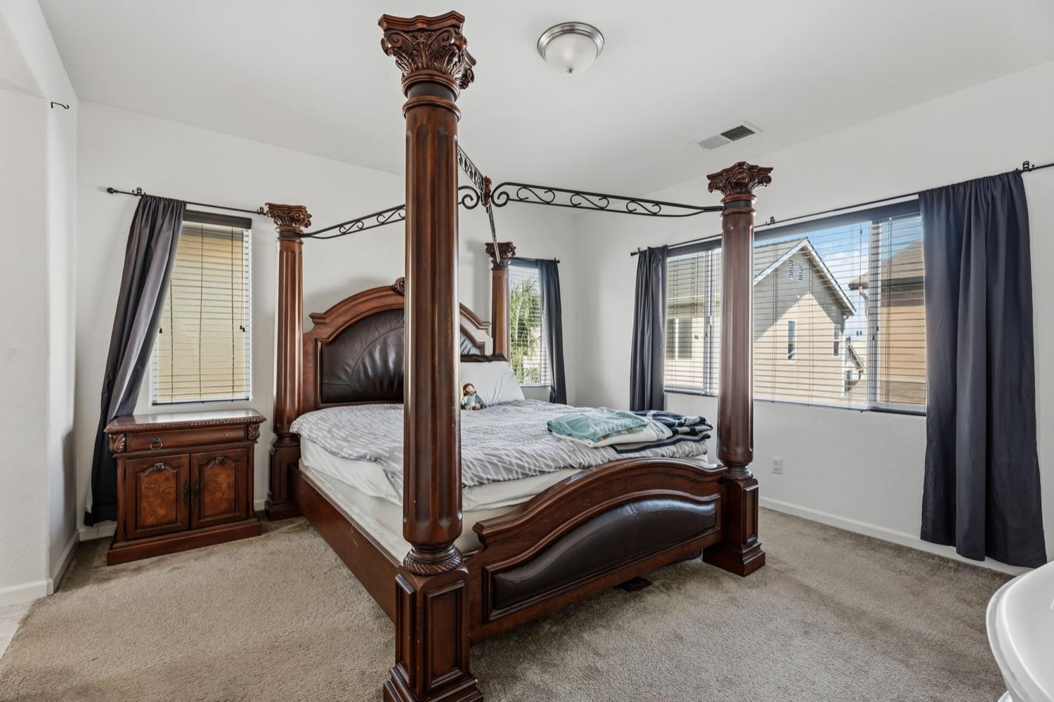 7374 E Giavanna Ave, Fresno, CA 93737