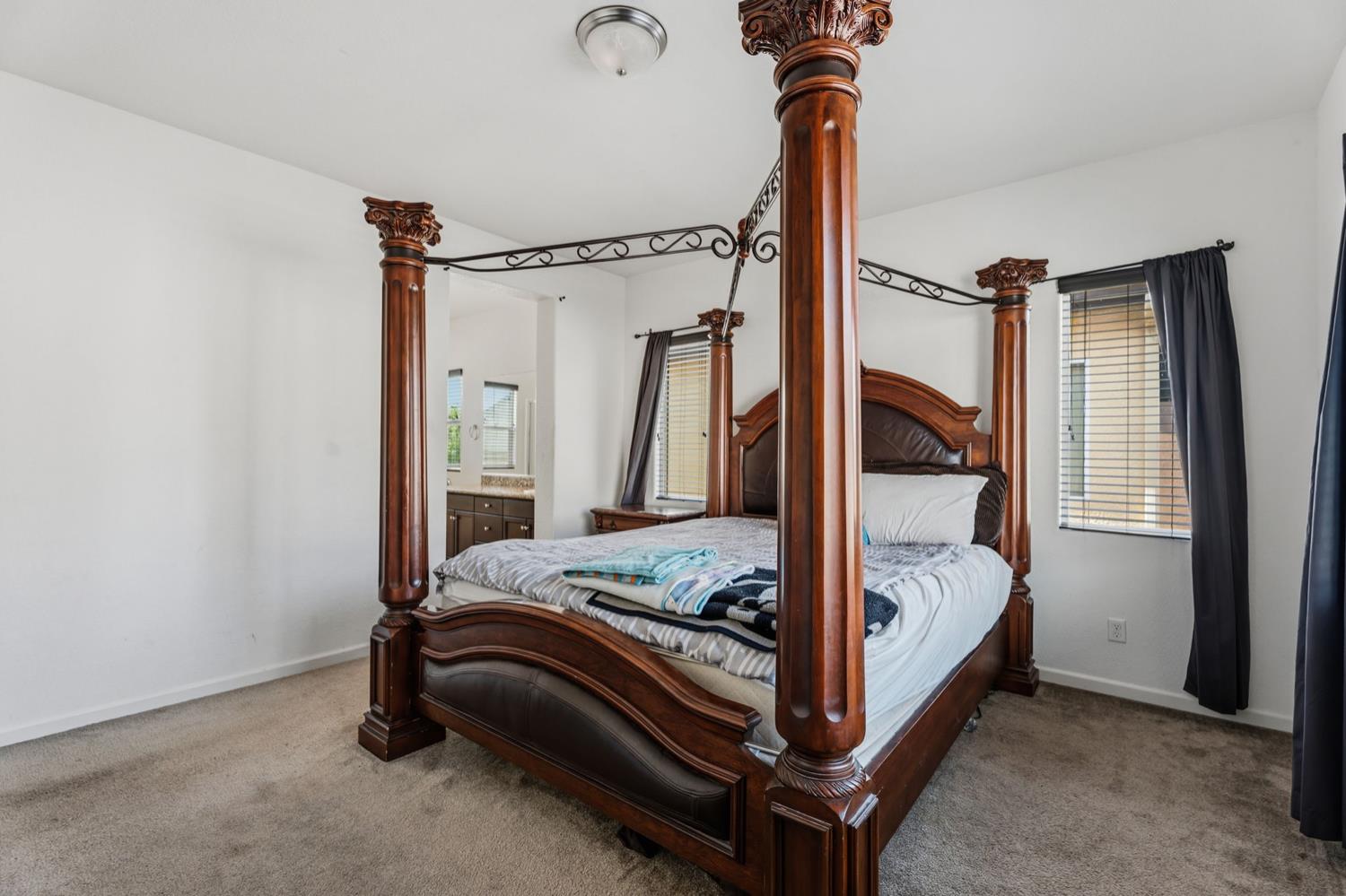 7374 E Giavanna Ave, Fresno, CA 93737