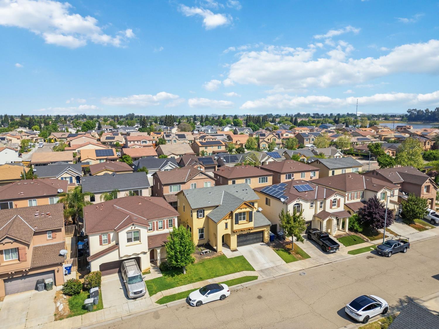 7374 E Giavanna Ave, Fresno, CA 93737