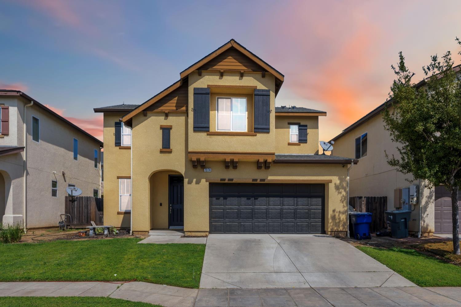 7374 E Giavanna Ave, Fresno, CA 93737