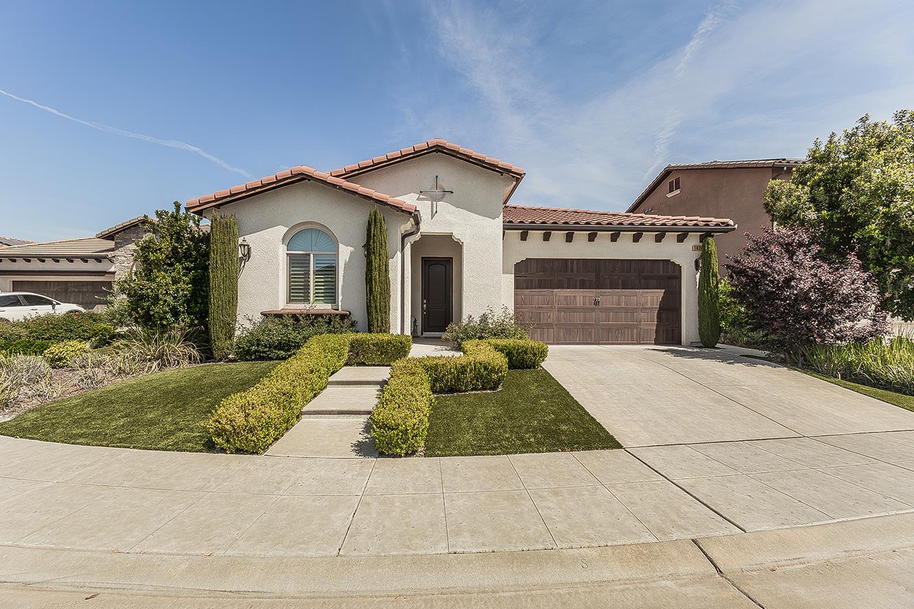 1924 E Via Fiore Ave, Fresno, CA 93730