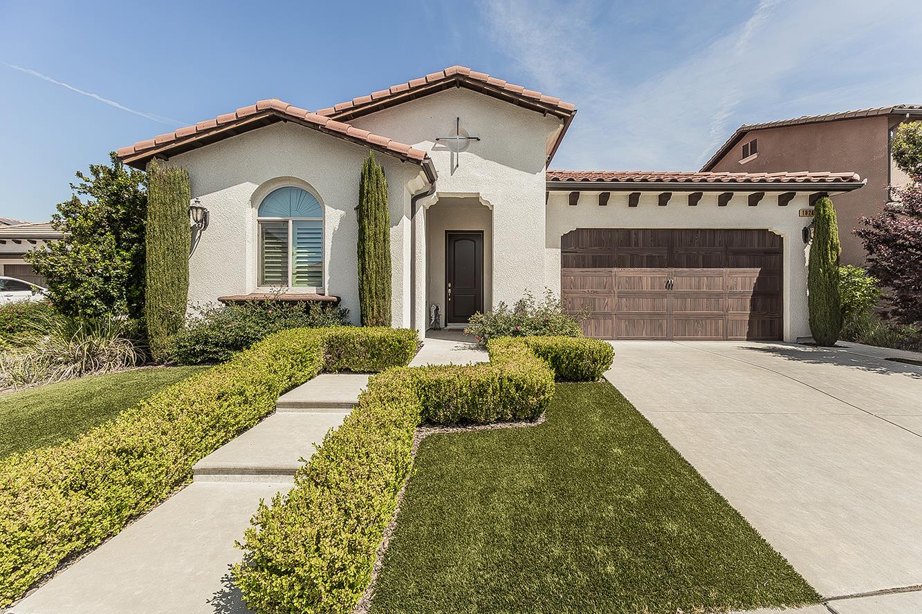 1924 E Via Fiore Ave, Fresno, CA 93730