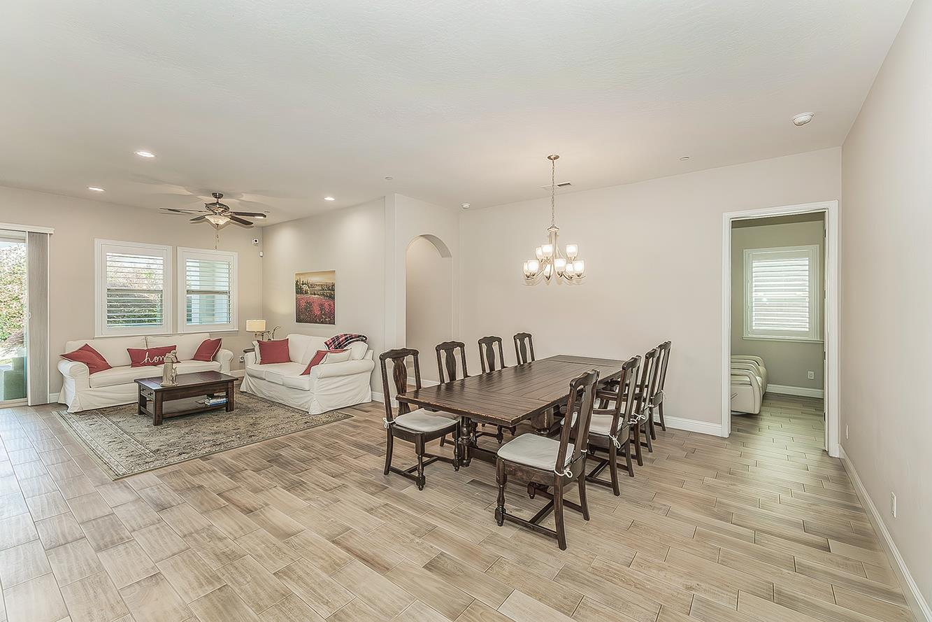 1924 E Via Fiore Ave, Fresno, CA 93730