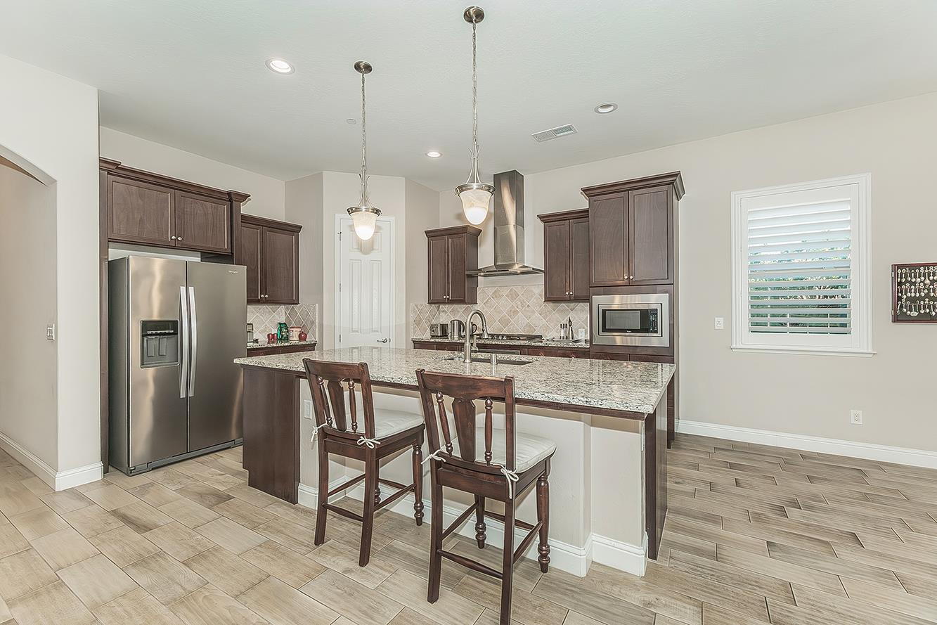 1924 E Via Fiore Ave, Fresno, CA 93730