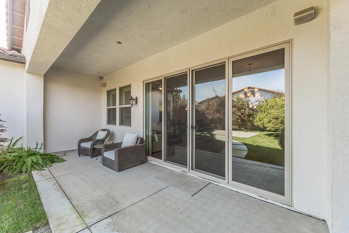 1924 E Via Fiore Ave, Fresno, CA 93730