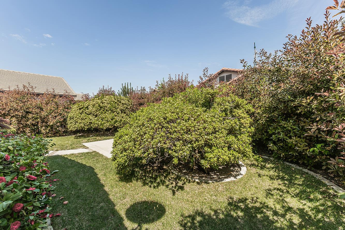 1924 E Via Fiore Ave, Fresno, CA 93730