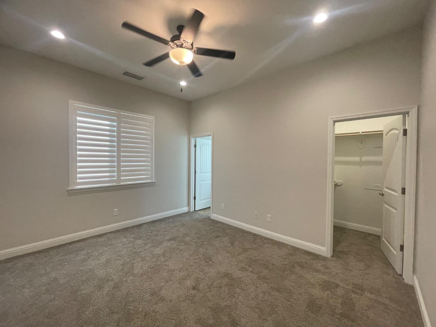 104 N Koleen Ave, Kerman, CA 93630