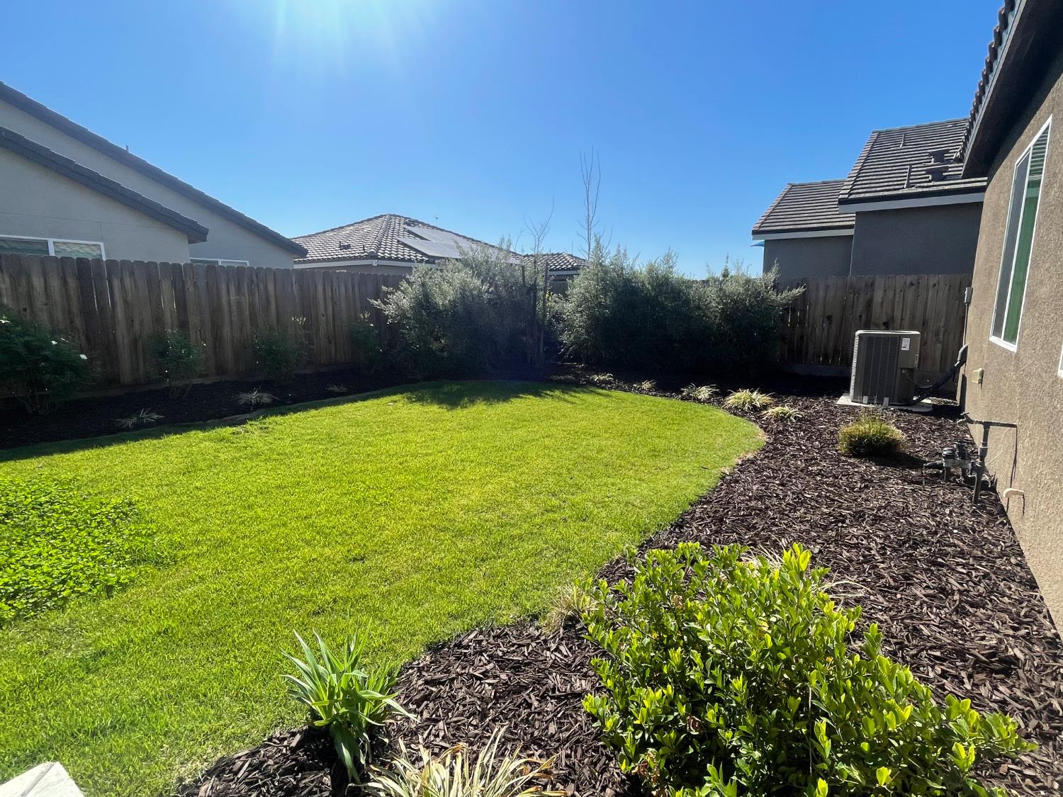 104 N Koleen Ave, Kerman, CA 93630