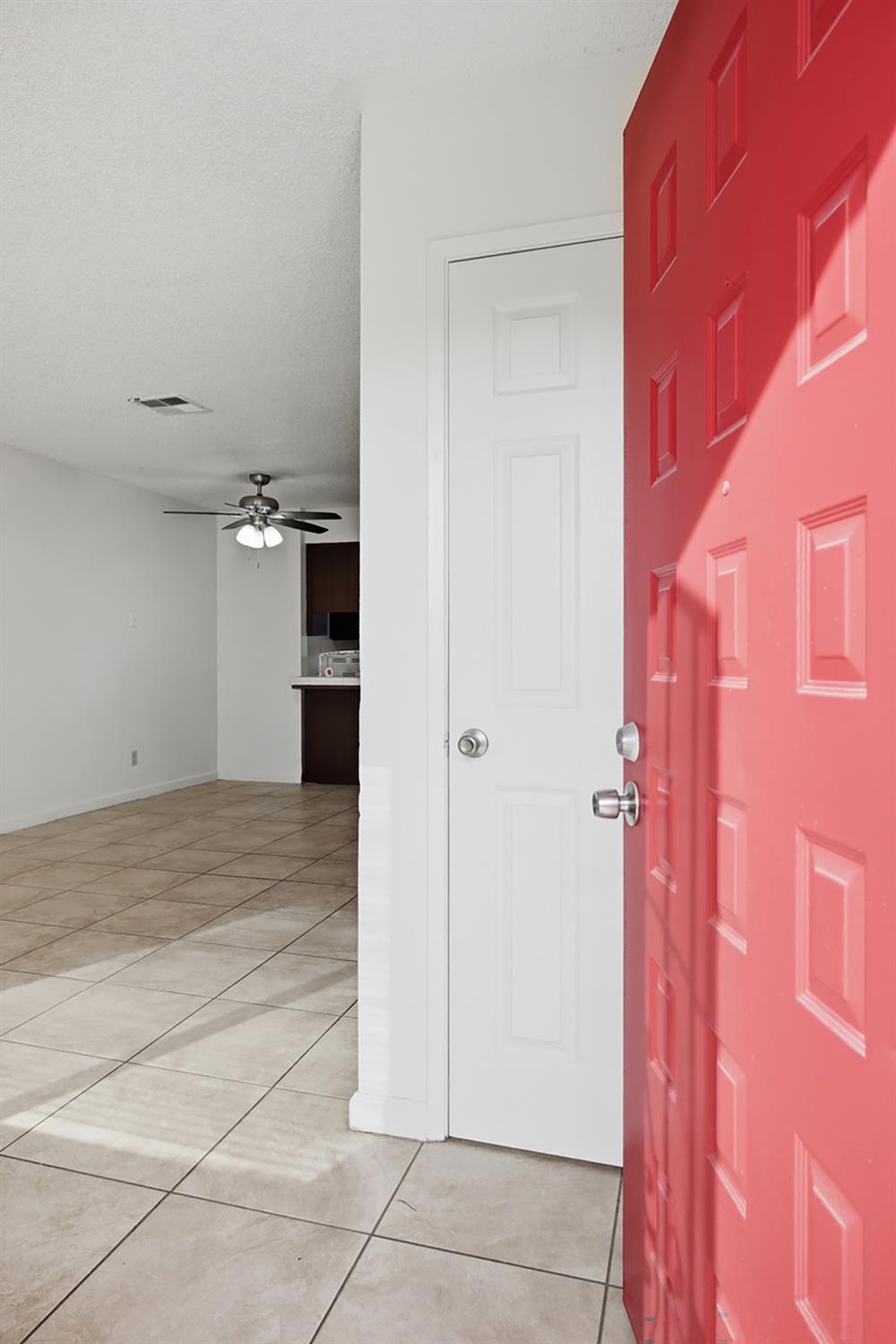 2532 W Chestnut, Visalia, CA 93277