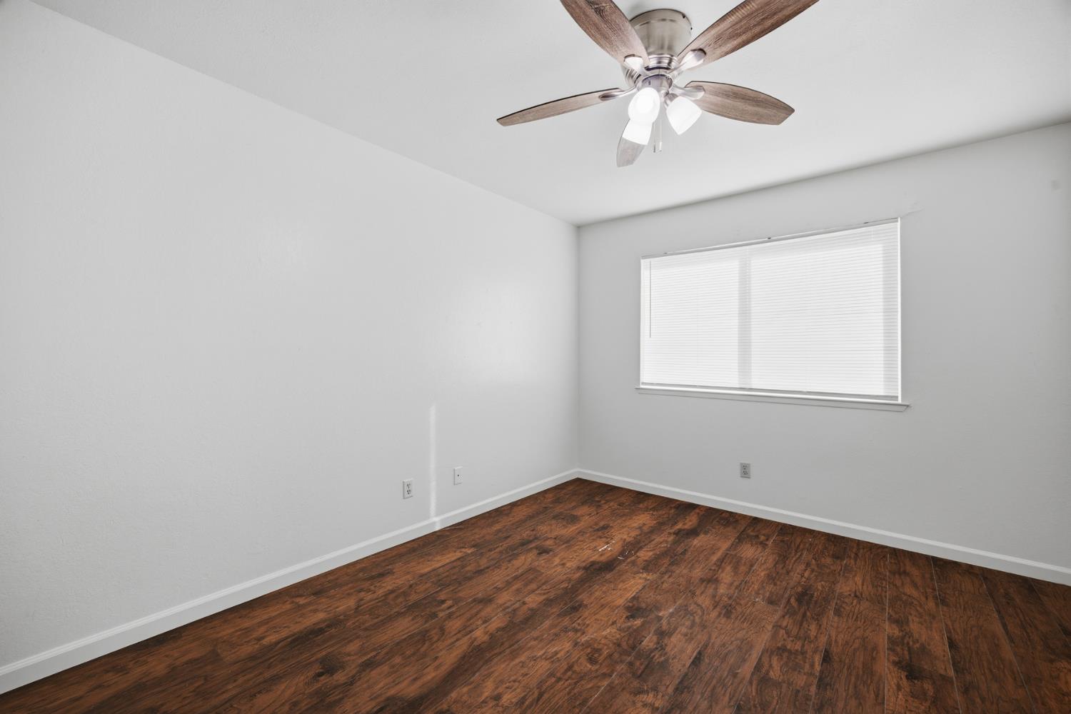 2532 W Chestnut, Visalia, CA 93277