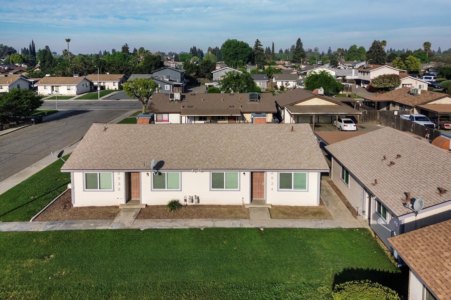 2532 W Chestnut, Visalia, CA 93277