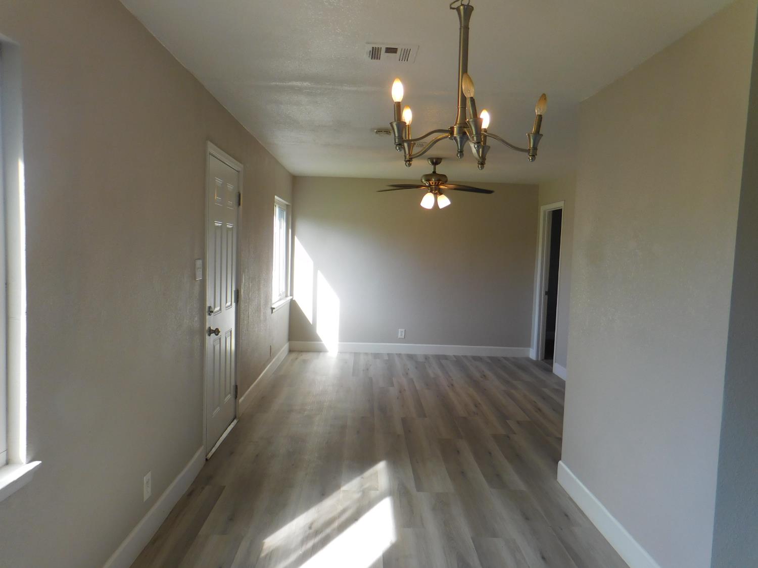 5590 E Garland Ave, Fresno, CA 93727