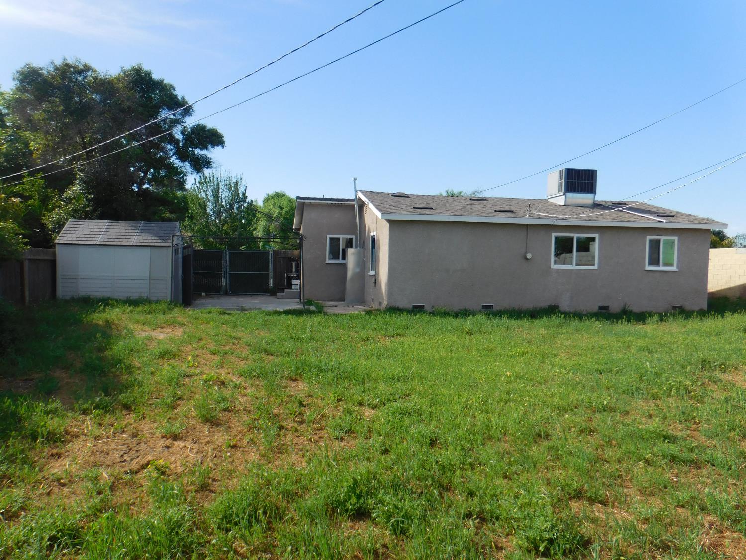5590 E Garland Ave, Fresno, CA 93727