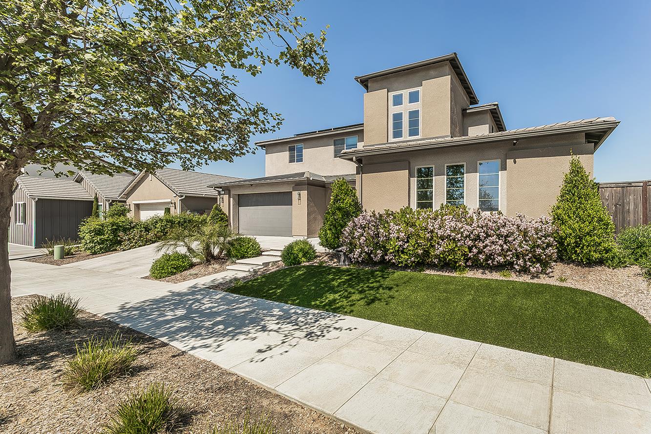 877 Treasure Hills Dr, Madera, CA 93636