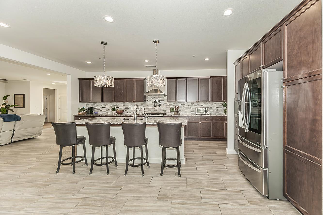 877 Treasure Hills Dr, Madera, CA 93636